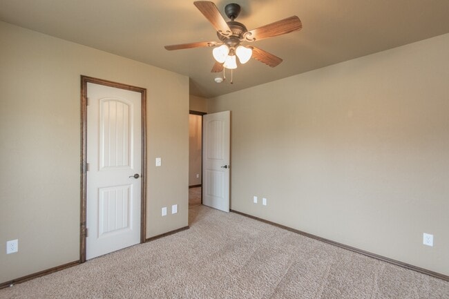 Building Photo - 701 Lindsey Ln