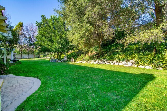 Building Photo - 25339 Prado De Los Arboles