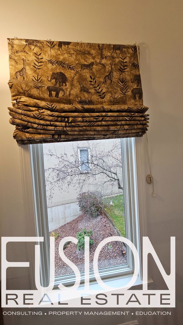 Building Photo - Bright, Spacious End-Unit Townhome in Premier South Burlington Neighborhood AVAILABLE NOW!