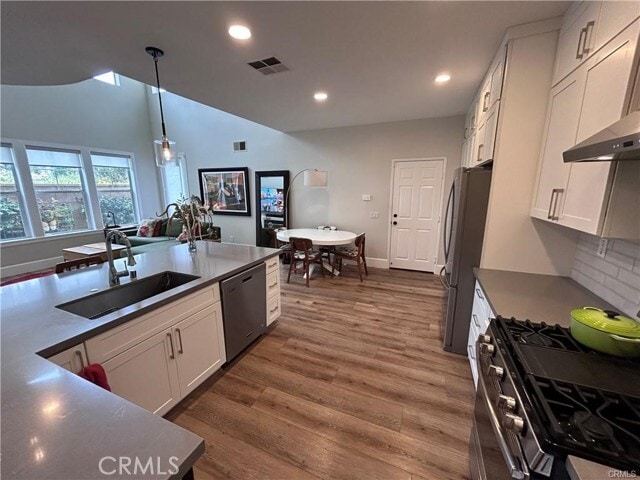 Building Photo - 22 Mineral King