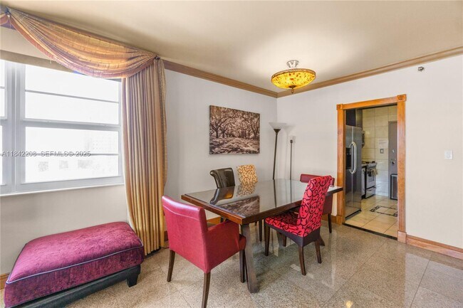 Building Photo - 100 Lincoln Rd