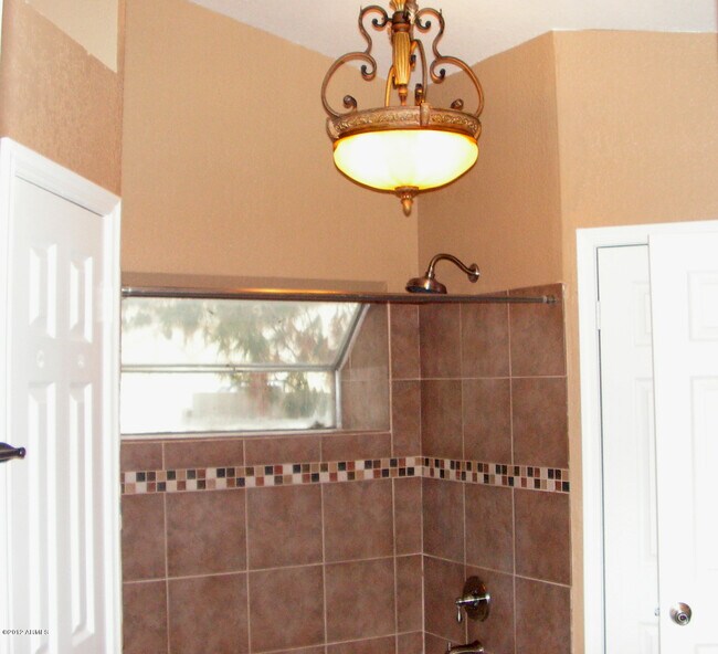 Building Photo - 6725 W Brown St