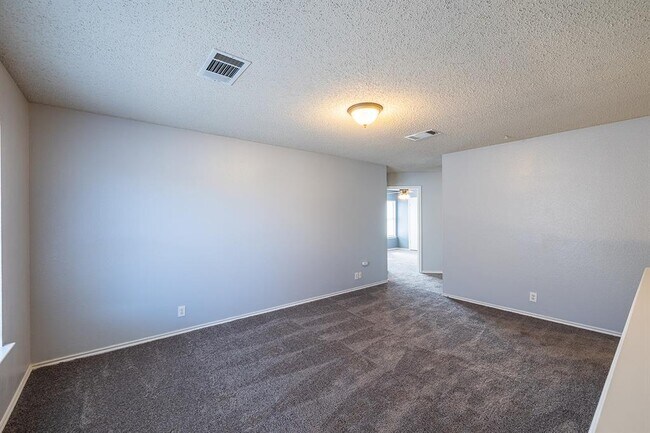 Building Photo - 1240 Dexford Dr