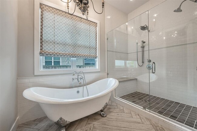 Building Photo - 127 5th St