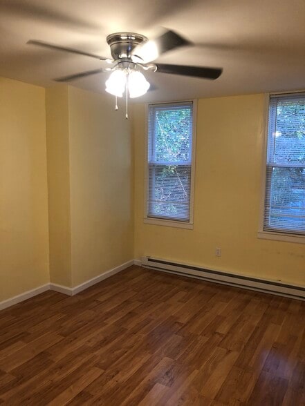 Building Photo - 1206 W Airdrie St