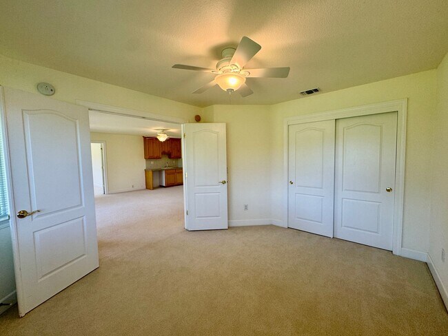 Building Photo - 6255 Peacock Way