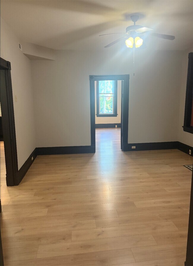 Building Photo - 2115 Allen Ave