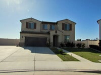 Building Photo - Spacious 5-Bedroom Home with Loft, Solar P...