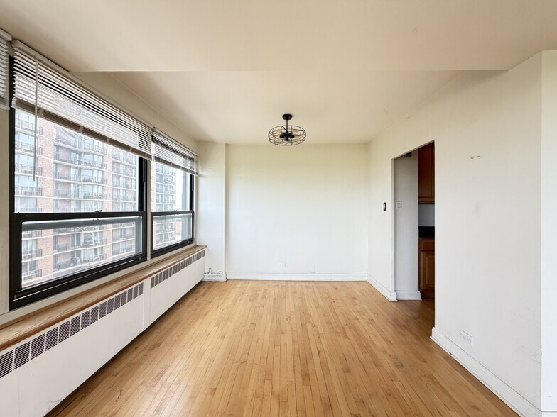 Building Photo - 4180 N Marine Dr