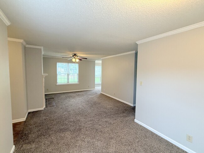 Building Photo - 1002 Stones Throw Dr NW