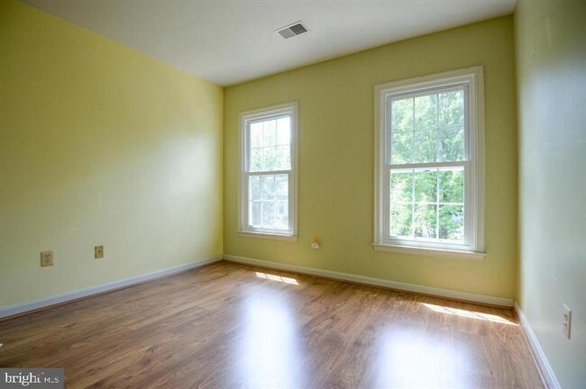 Building Photo - 9404 Regency Crest Dr