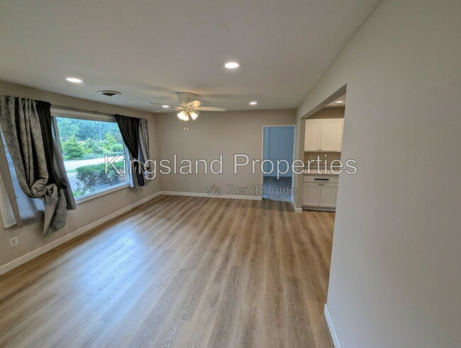 Building Photo - 4101 Koeln Ave