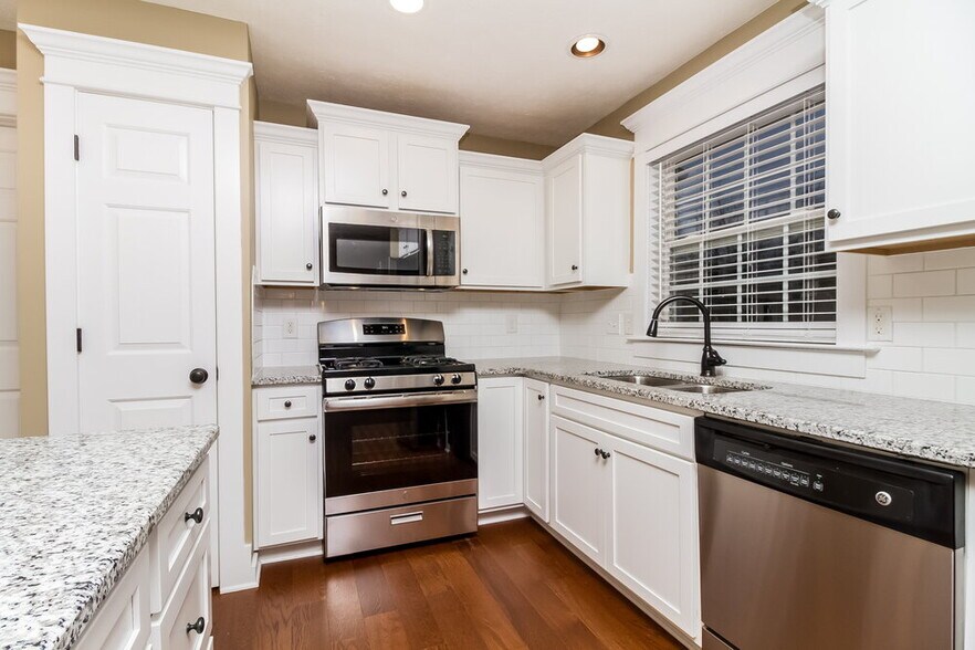 Building Photo - 2961 Buckner Ln