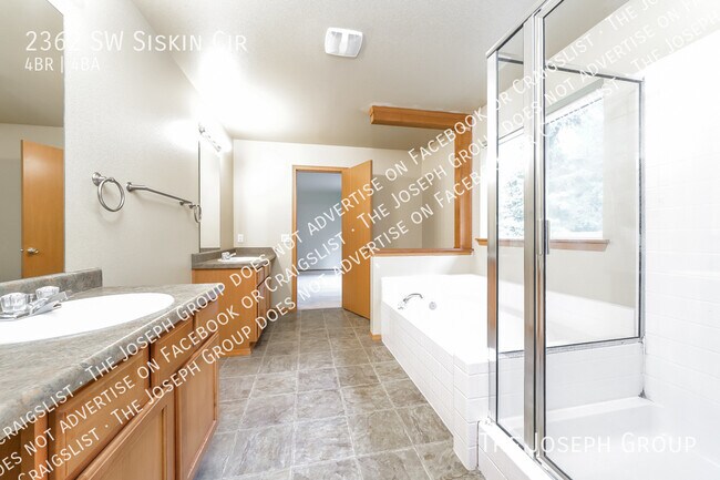 Building Photo - 2362 SW Siskin Cir