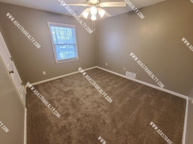 Building Photo - Gorgeous Blue Valley Home-Available in JULY!!