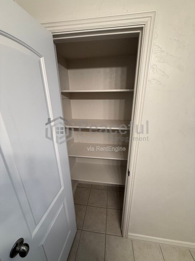 Building Photo - 5386 Emmeline Dr