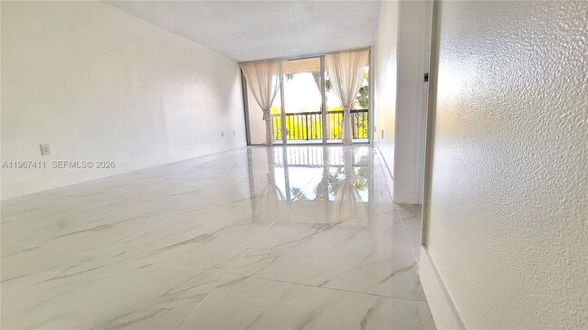 Building Photo - 10875 SW 112th Ave