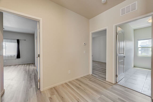 Building Photo - Adorable three bedroom in incredible SW location! Solar panels!