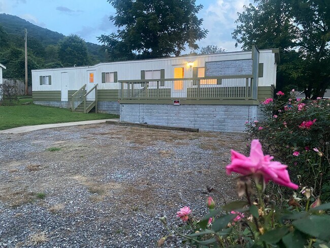 Building Photo - 11 Shovel Head Dr