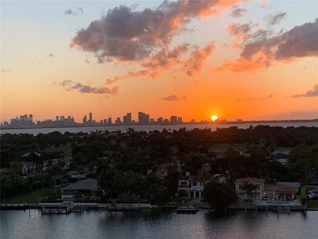 Building Photo - 5900 Collins Ave