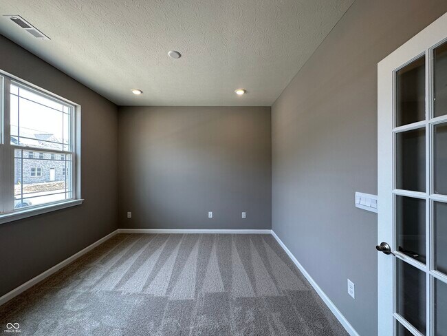 Building Photo - 2838 Maricopa Blvd