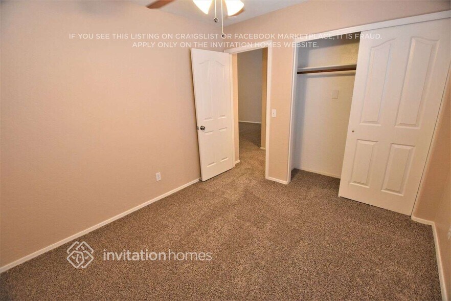 Building Photo - 8808 E Des Moines St