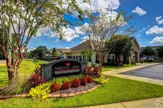 Building Photo - Majestic Oaks