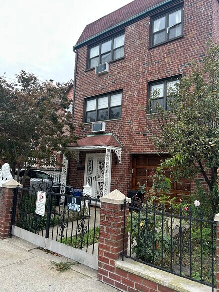 Building Photo - 4602 28th Ave