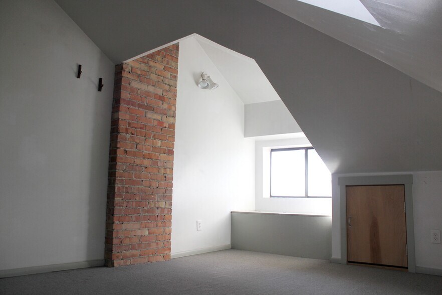 Bedroom - 851 E 3rd Ave