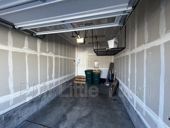 Building Photo - 23588 E Ida Dr