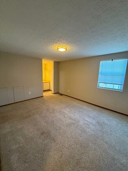 Building Photo - 1762 Queensbridge Dr