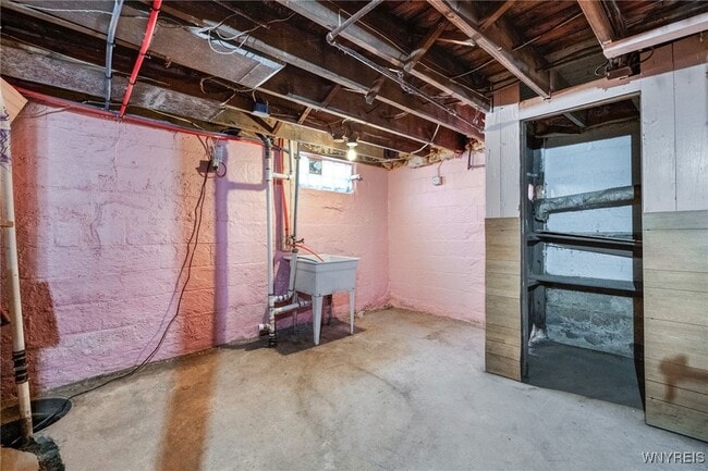 Building Photo - 321 Eggert Rd