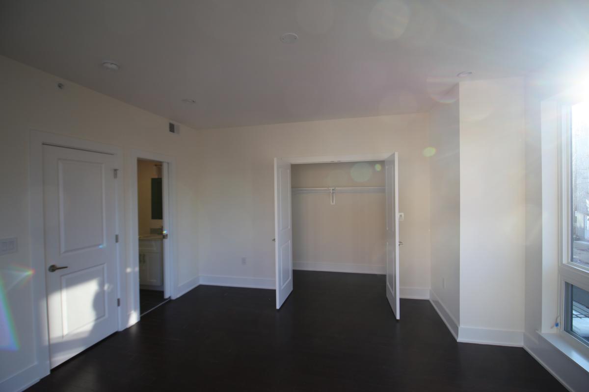 Building Photo - 1241 N 5th St