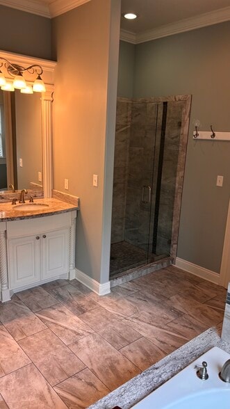 Master bath - 5807 Fire Willow Dr