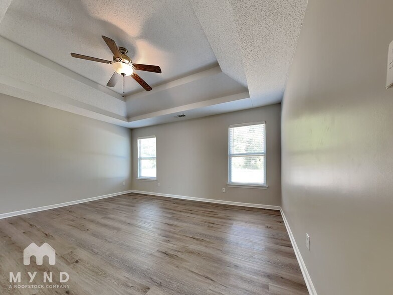 Building Photo - 1010 Rolling Meadows Rd