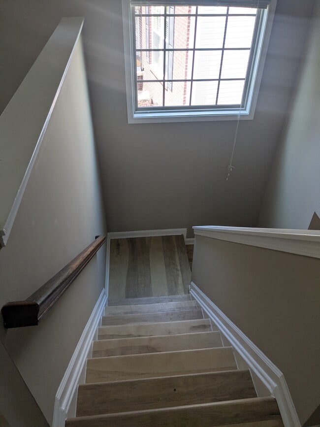 Building Photo - 1011 Blue Bonnet Ct