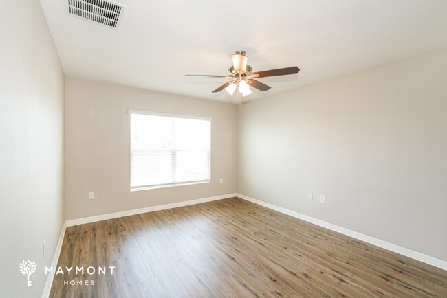 Building Photo - 4 Bedroom Updated Tampa Home