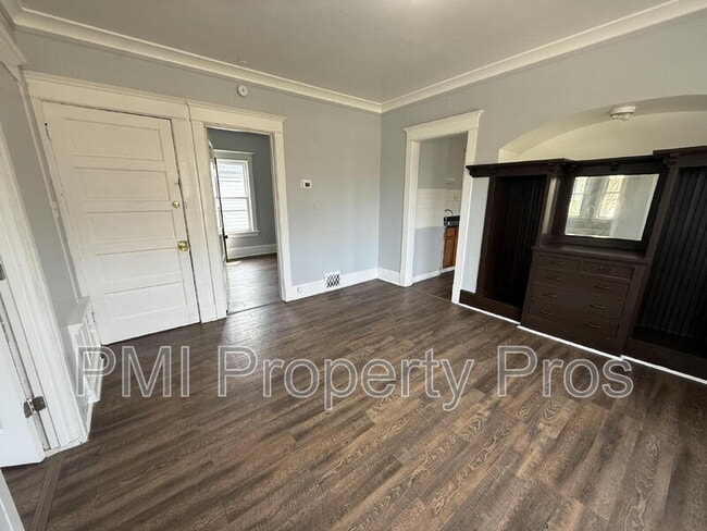 Building Photo - 2155 N 32nd St