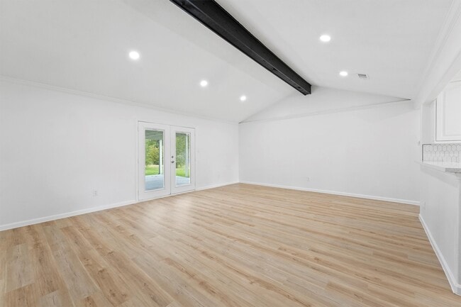 Building Photo - 406 Riverbend St