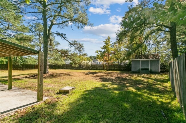 Building Photo - 75 Lodge Rd