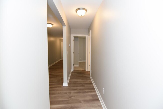 Building Photo - 1750 Meadowlark Ln