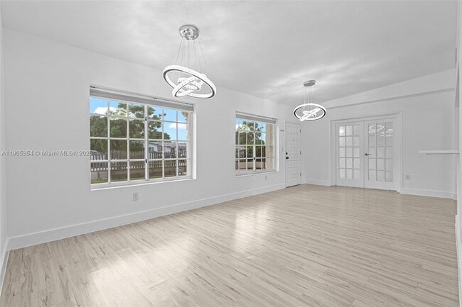 Building Photo - 1145 SW 74th Ct