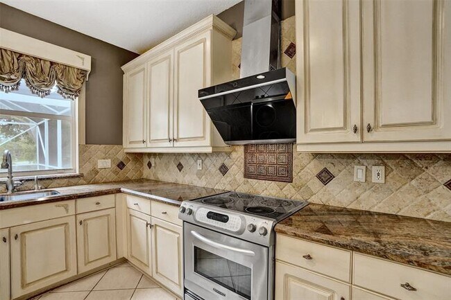 Building Photo - 10442 NW 60th Pl