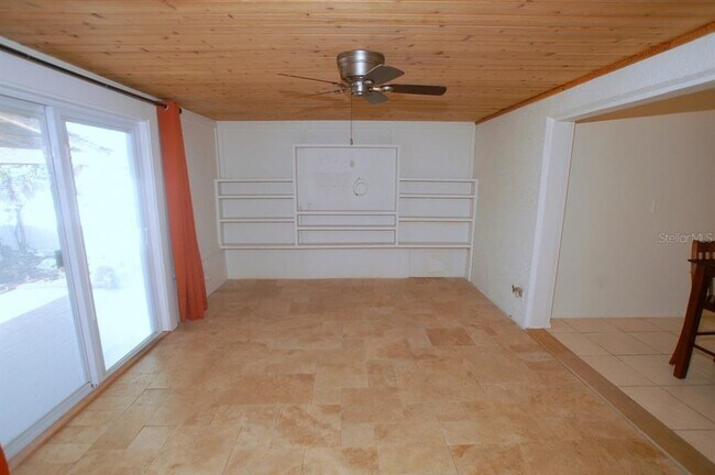 Building Photo - 468 Limewood Ave
