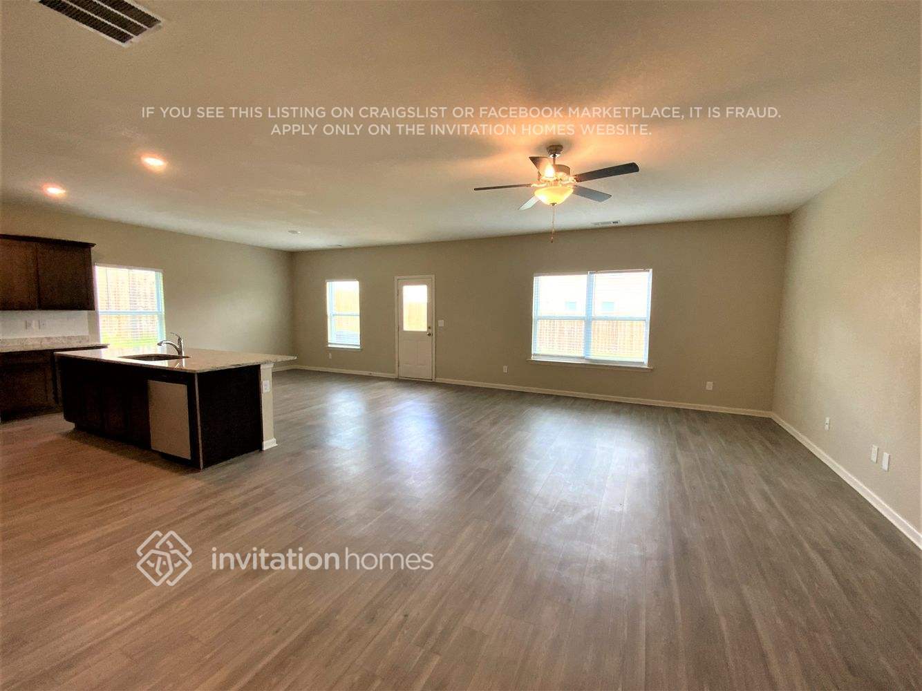 Building Photo - 439 Vermeer Ct