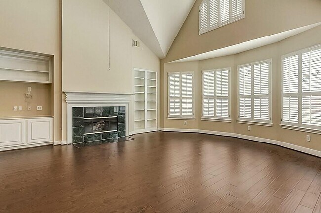 Building Photo - 5715 Sapphire Vista Ln