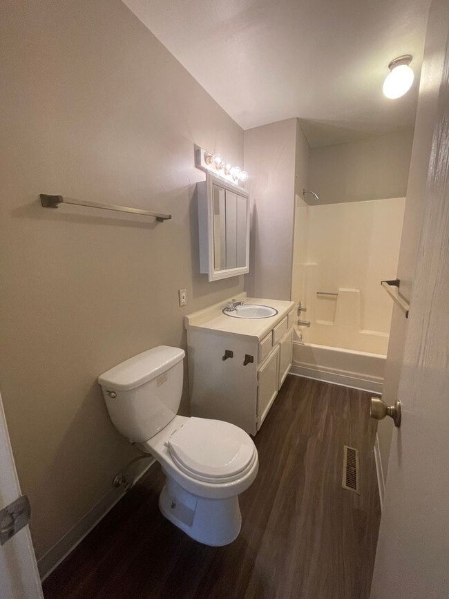 Building Photo - 2507 W 27th St