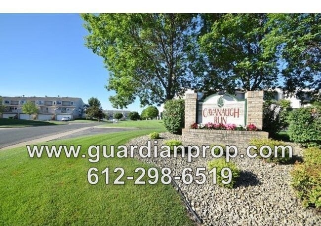 Building Photo - Rosemount Townhouse Available September 1,...