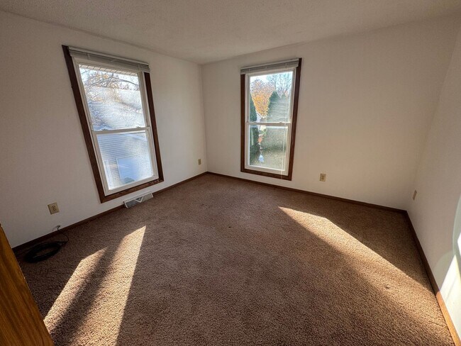 Building Photo - Westgate 205-207