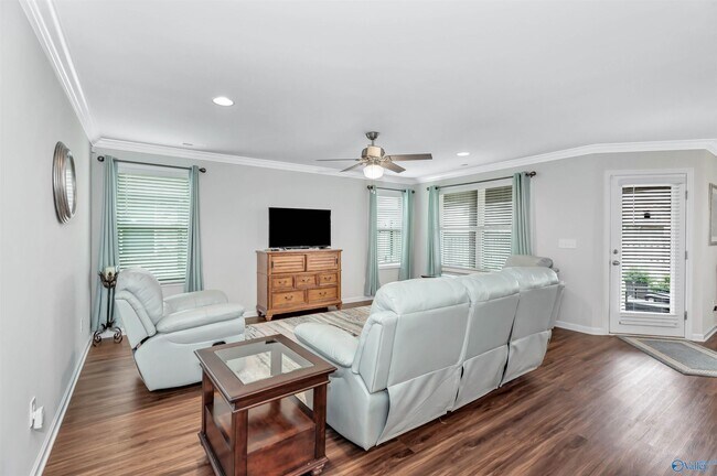 Building Photo - 113 Cedar Elm Wy